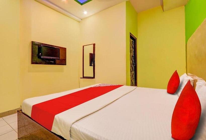 Трехместный Номер Классика, Oyo Flagship Hotel Samruddhi Lodge