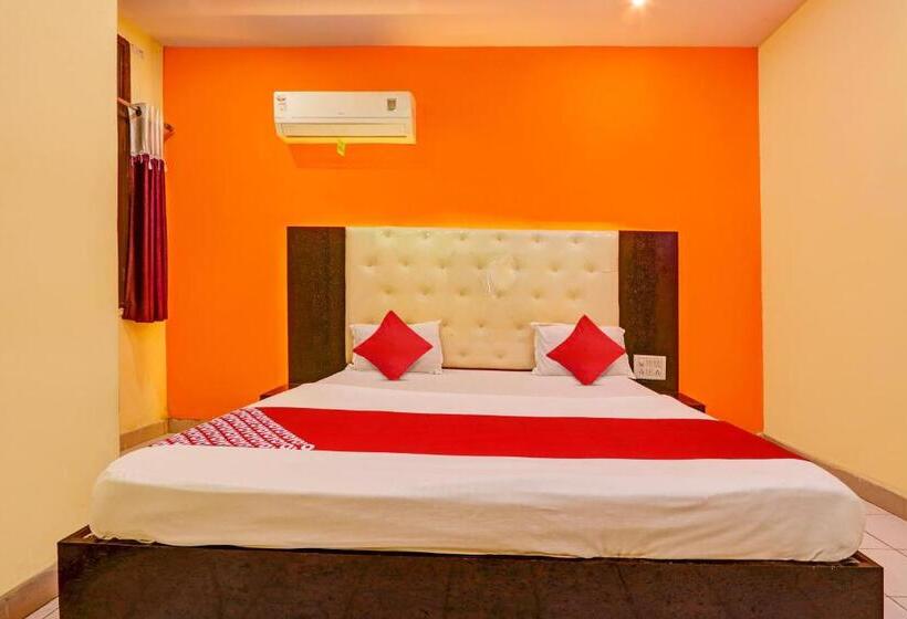 Трехместный Номер Классика, Oyo Flagship Hotel Samruddhi Lodge