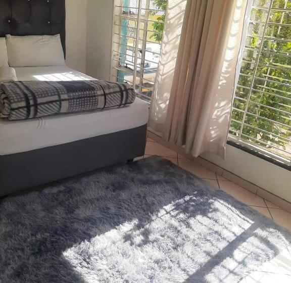 스탠다드 룸, Hunters Nest Guest House Bronkhorstspruit