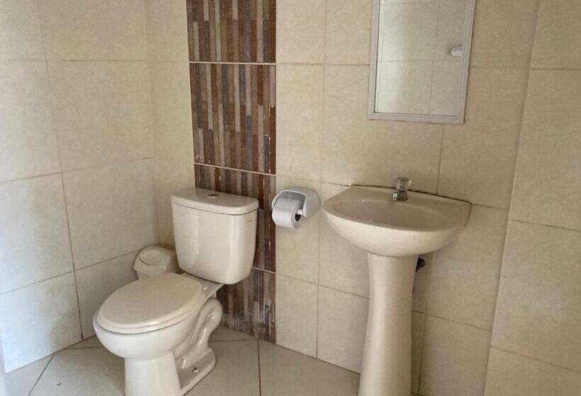 سوییت جونیور با بالکن, Illari Wari Ii Hotel Sauna