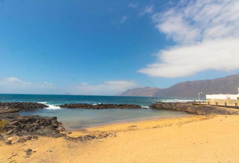 اتاق استاندارد سه تخته با سرویس بهداشتی مشترک, Casa Bianca Caleta De Famara