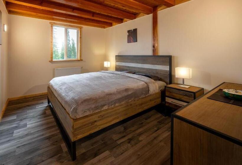 标准平房, Red Cariboo Resort