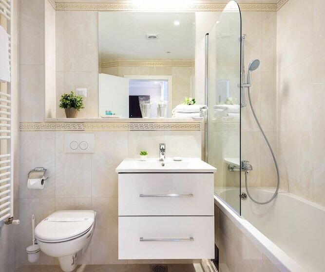 استودیوی سوپریور, Madison Luxury Apartments & Rooms