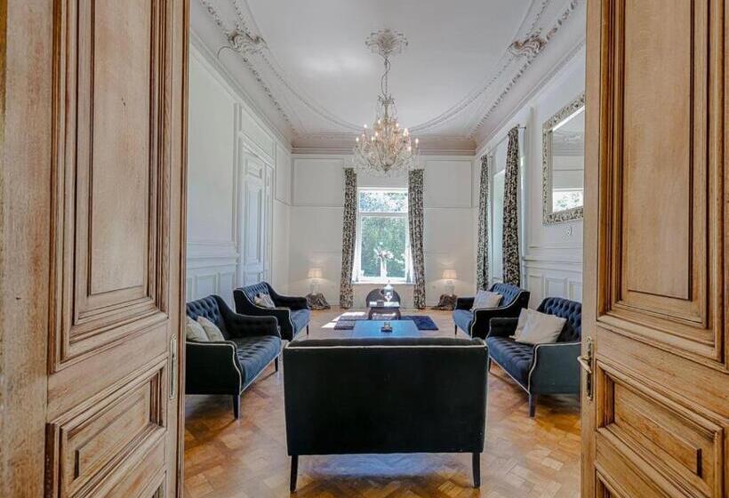 Дом 4 Спальни, Château Chevalier Des Montys