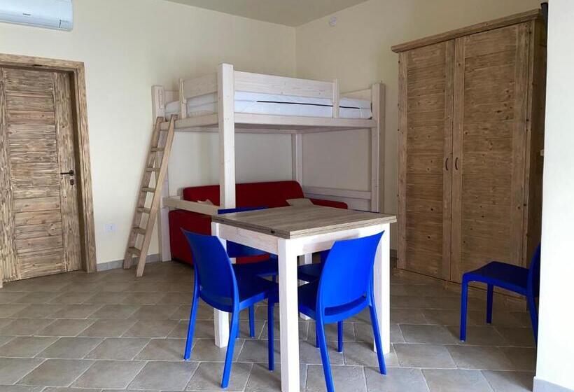 استودیوی سوپریور, La Spiaggetta