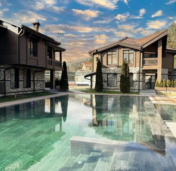 Дом 2 Спальни, V Chalet Residence