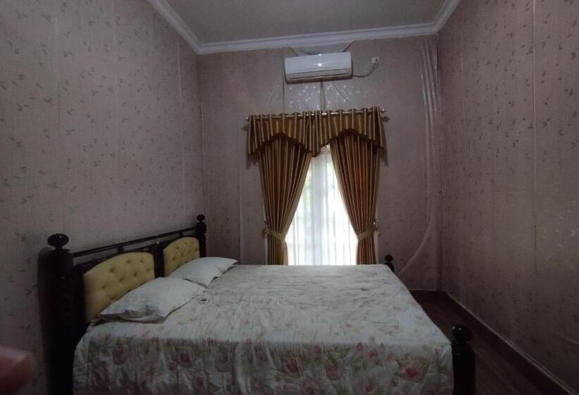 Номер Deluxe, Oyo 93618 Homestay Bonjeruk