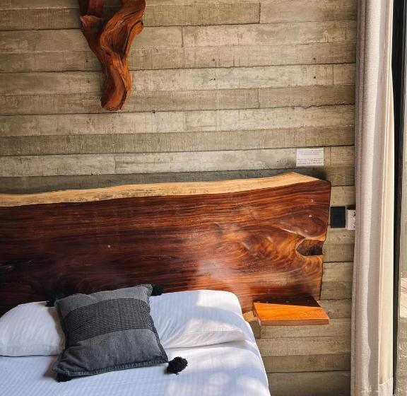 سوییت, Punta Tamarindo