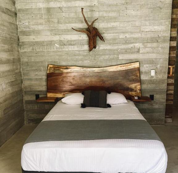 سوییت, Punta Tamarindo