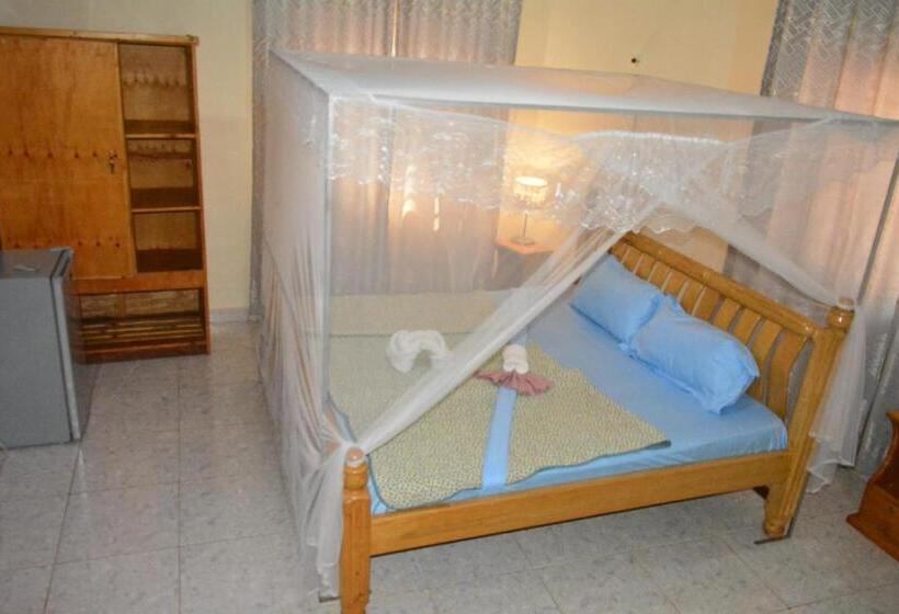 اتاق لوکس با بالکن و چشم‌انداز دریا, Lakeshore Bed And Breakfast