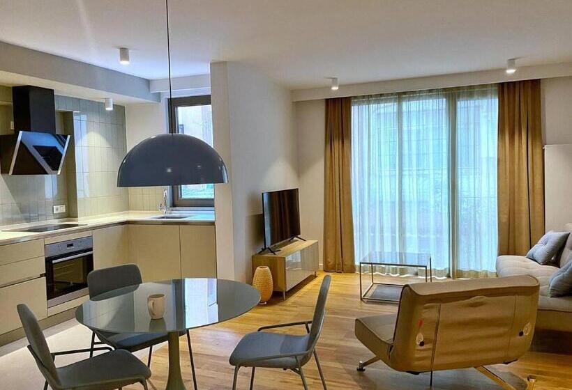 デラックススイート, B Suites