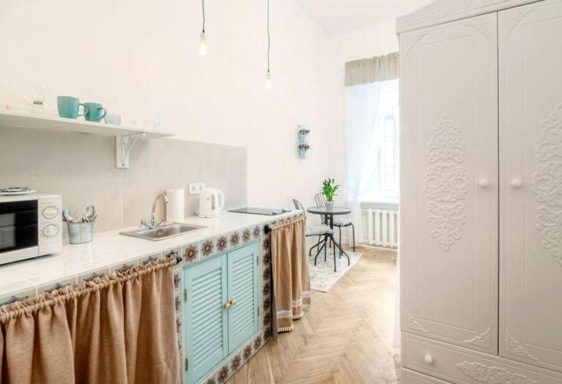 استودیوی استاندارد, Kyiv Vogue Apartments