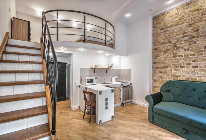 استودیوی استاندارد, Kyiv Vogue Apartments