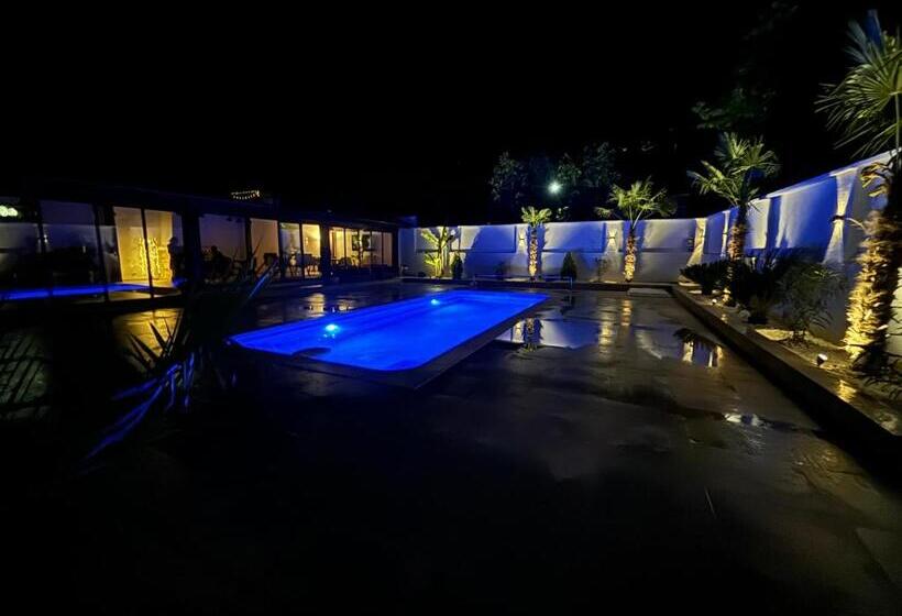 آپارتمان 1 خوابه با چشم‌انداز استخر, Kaleh Boutique Villa