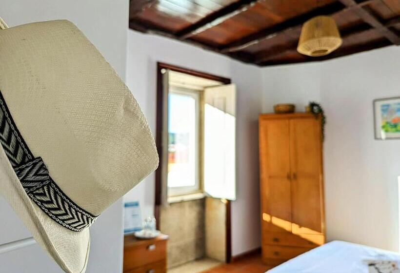 اتاق استاندارد با چشم‌انداز باغ, Torre De Santiago   Guest House