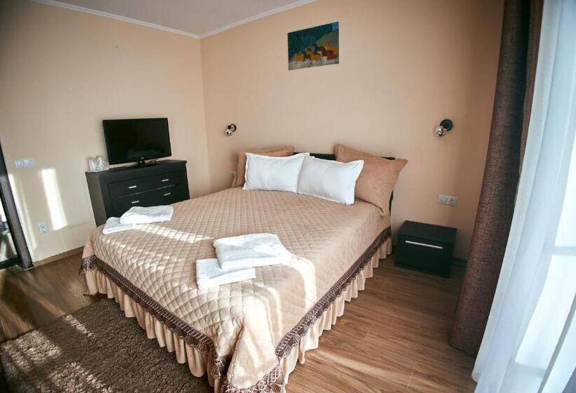 اتاق استاندارد با سرویس بهداشتی مشترک, Casa Magicplace