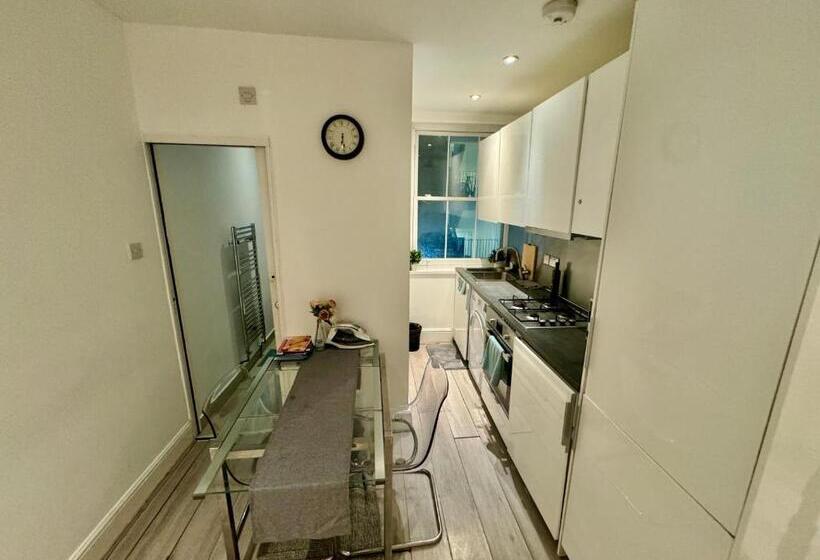 Номер Стандарт Четырехместный Совместный Санузел, Downtown Chic Private Bedrooms In King S Cross 4