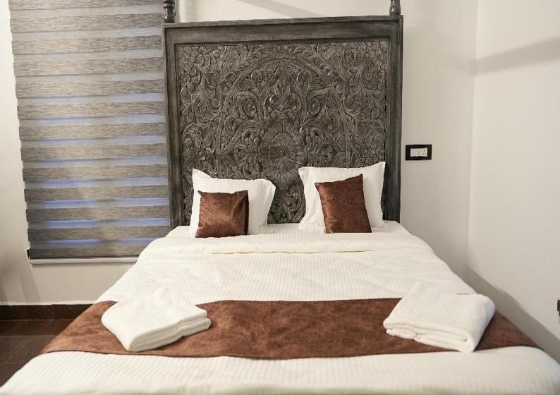 سوییت با چشم‌انداز استخر, Courtyard Castle Heritage Resort