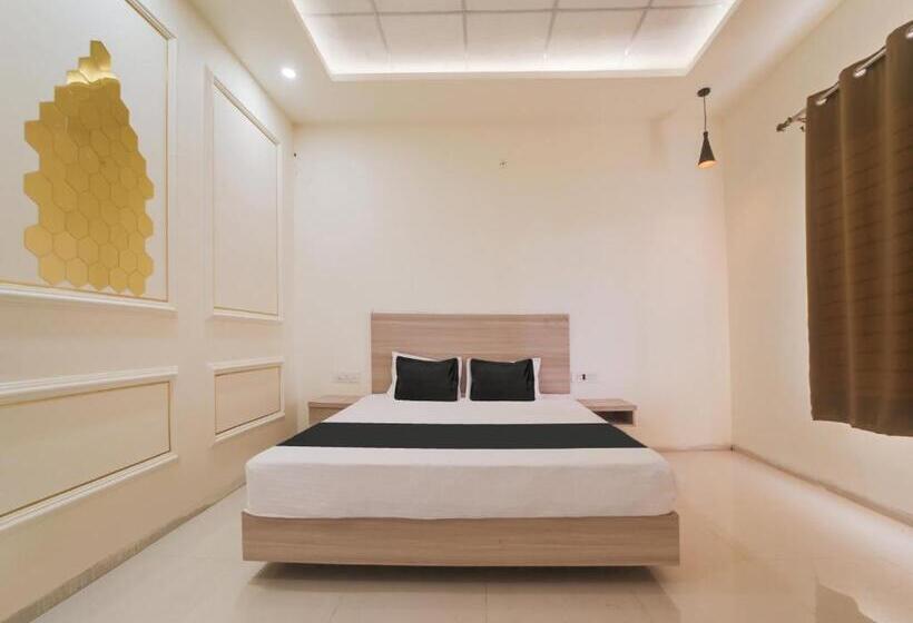 Трехместный Номер Классика, Oyo Saubhagya Shri Resort