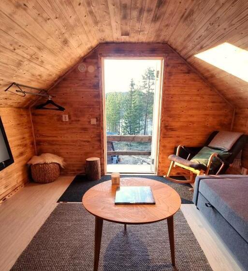 家庭间, Cozy Cabin Styled Loft