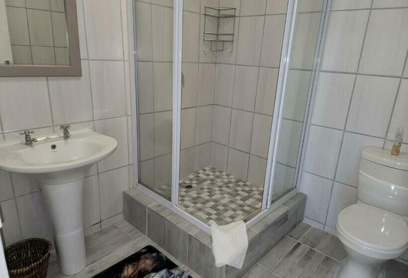 Quarto Estandar, Ash River Lodge