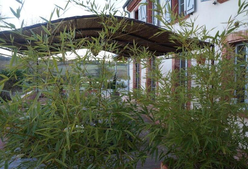 Номер Стандарт Вид на Сад, Domaine En Castanet