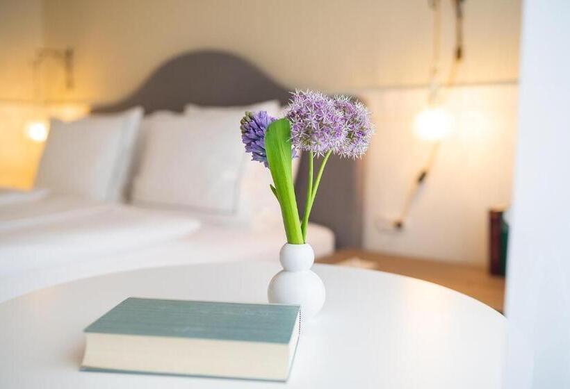 اتاق لوکس با بالکن, Strandhotel Ahlbeck