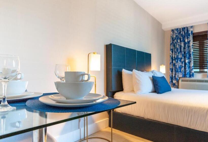 标准工作室, Waterside Hotel And Suites