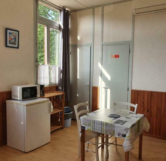 带共用浴室的标准房间, Camping Des 2 Rives  Chambres