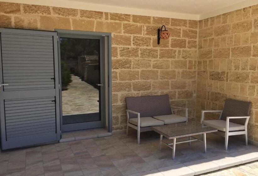 Номер Стандарт, Masseria Relais Santa Teresa