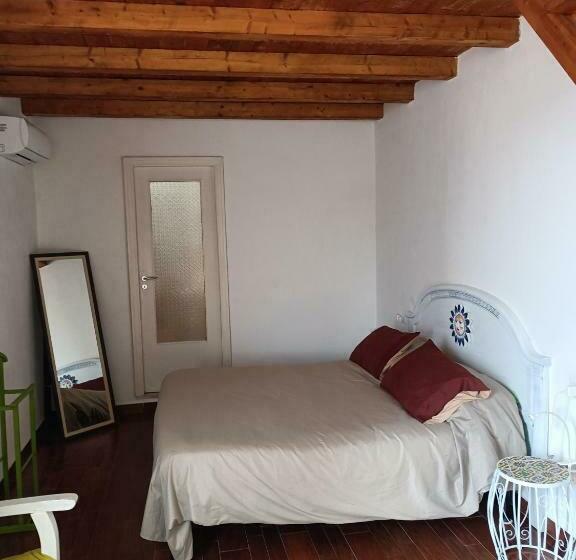 Четырехместный Номер Стандарт, B&b Pompeilog