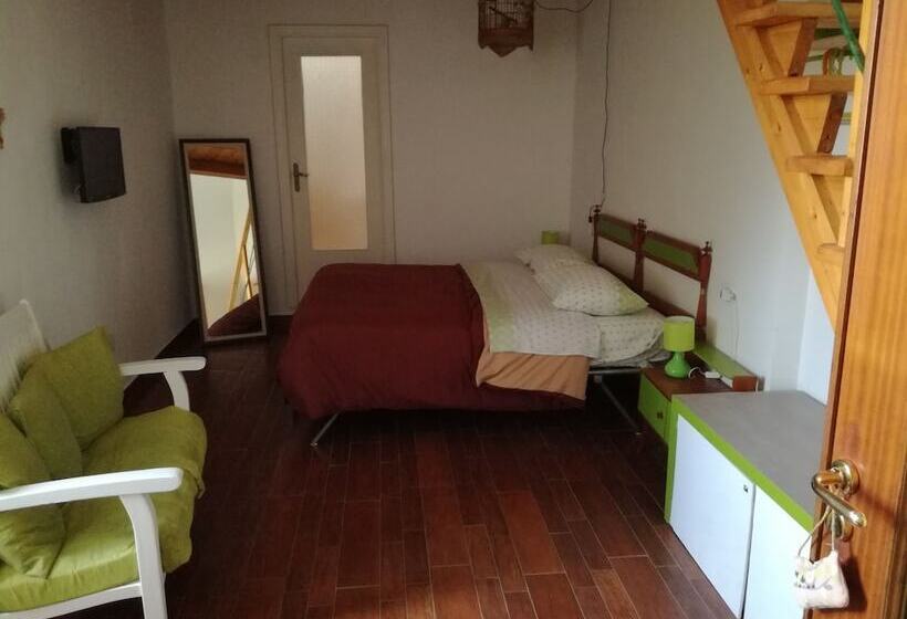 Четырехместный Номер Стандарт, B&b Pompeilog