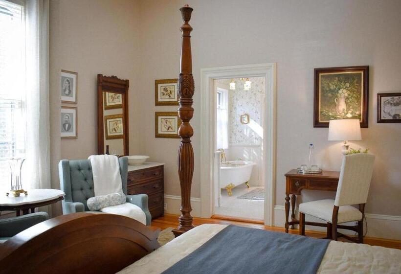 带大床的高级房间, Mccall House Boutique