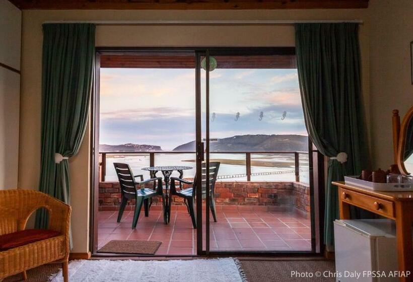 Suite with lake view, Paradise Found