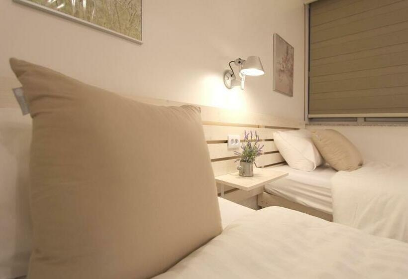 اتاق استاندارد, Hostel Haru