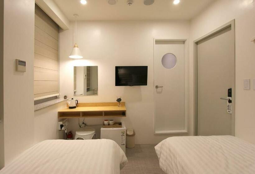اتاق استاندارد, Hostel Haru