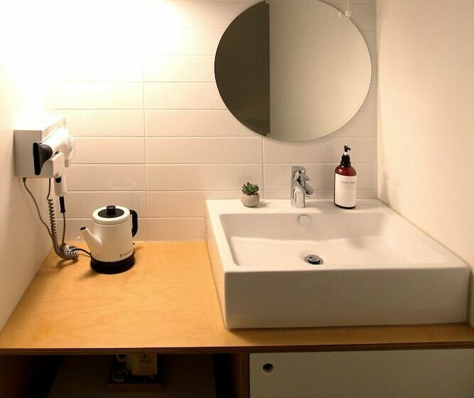 اتاق استاندارد یک نفره, Hostel Haru