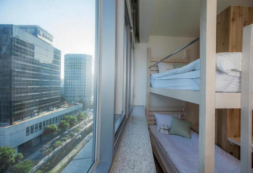 اتاق سوپریور خانوادگی, Hostel Haru