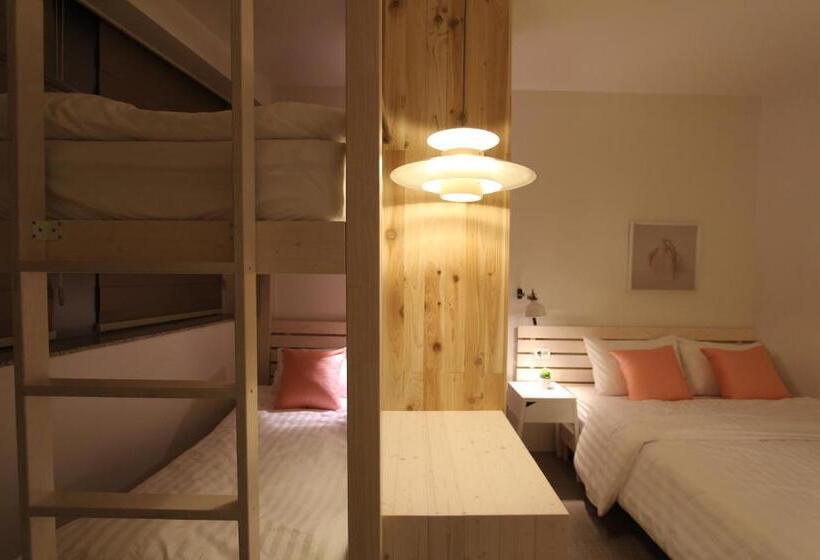 اتاق سوپریور خانوادگی, Hostel Haru
