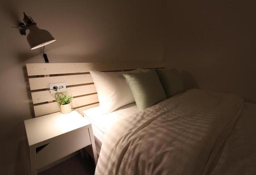 اتاق سوپریور خانوادگی, Hostel Haru