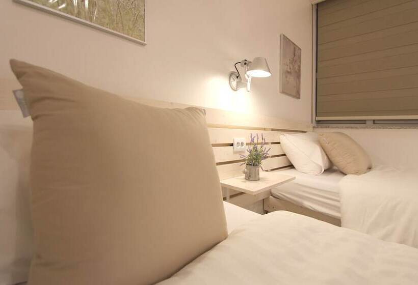 اتاق استاندارد, Hostel Haru