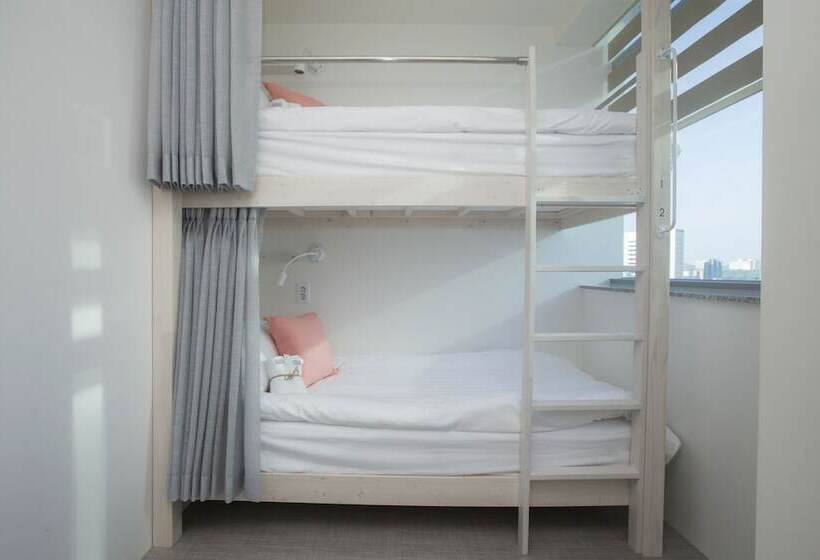 اتاق استاندارد با تخت‌های تاشو, Hostel Haru
