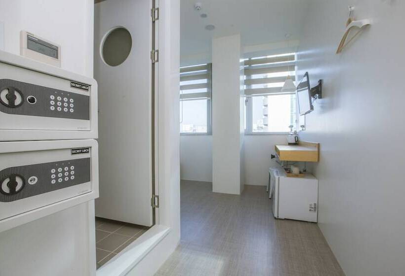 اتاق استاندارد با تخت‌های تاشو, Hostel Haru