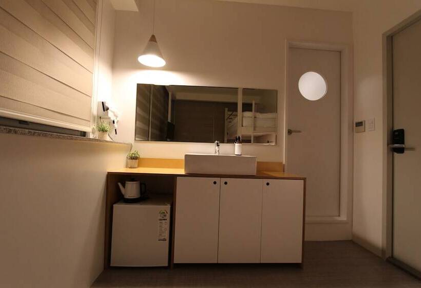 اتاق استاندارد سه نفره, Hostel Haru