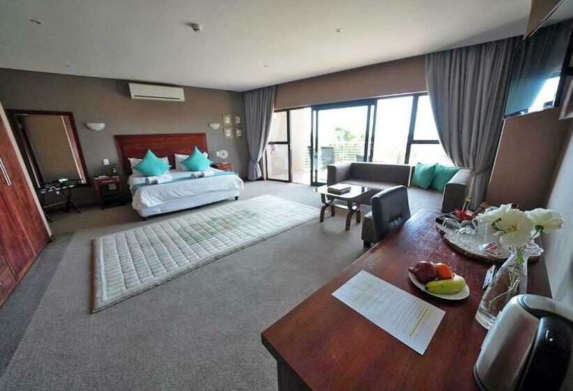 اتاق لوکس با بالکن, Over The Moon Guesthouse