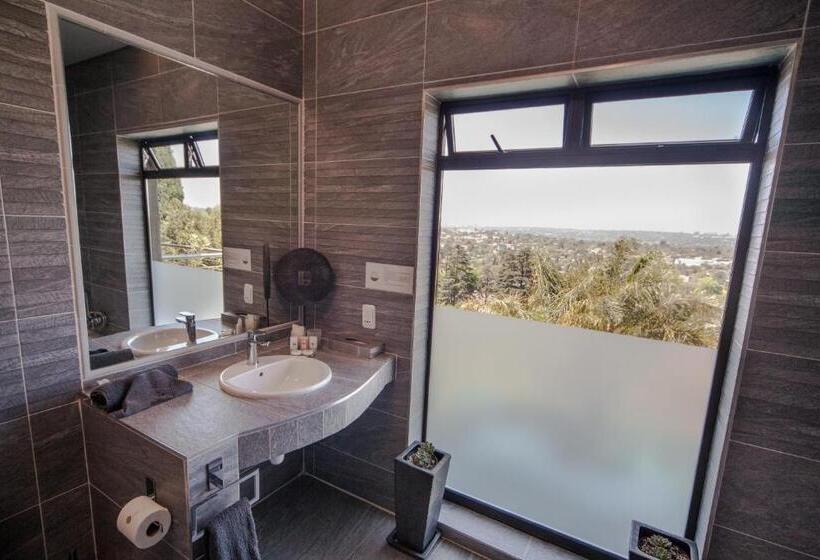Quarto Deluxe com Sacada, Over The Moon Guesthouse