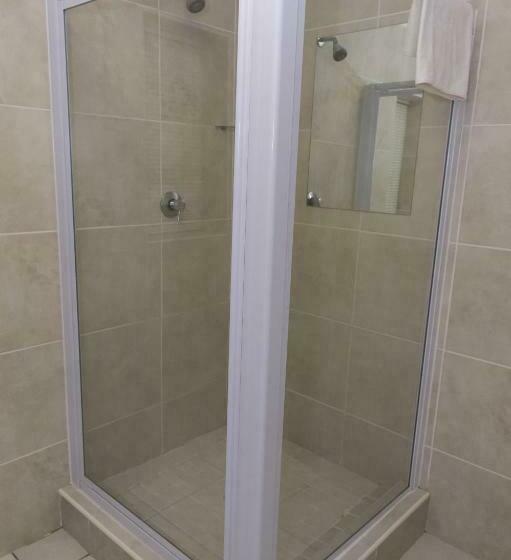 Номер Deluxe Кровать Куин, The Suburban Guest House