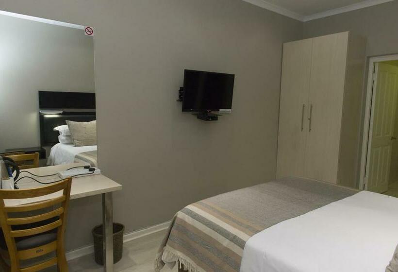 Номер Deluxe Кровать Куин, The Suburban Guest House