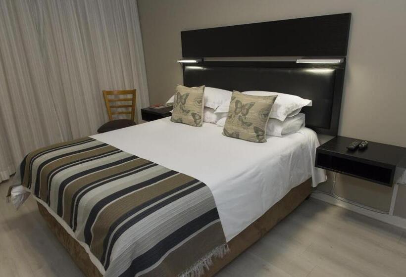 Номер Deluxe Кровать Куин, The Suburban Guest House