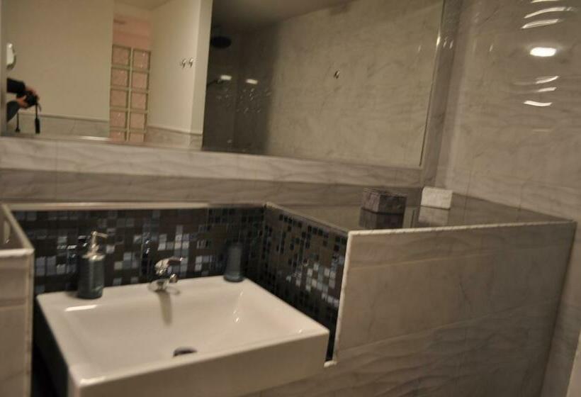 سوییت لوکس, Agrihotel Croce Vallone
